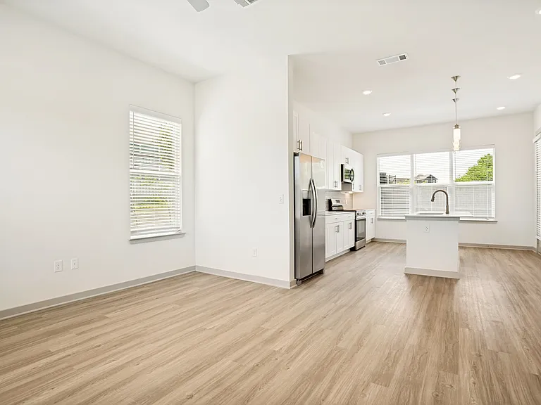 Jefferson Arbor Townhomes — Photo 6