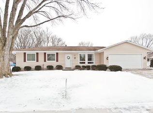3817 Sue Ln NW, Cedar Rapids, IA 52405