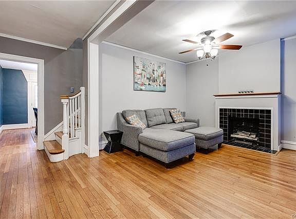 2nd image of 2909 Grayland Ave