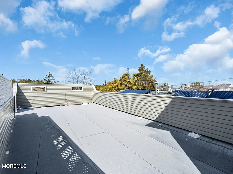 101 Clearwater Dr — Photo 31