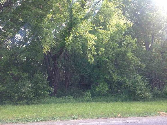 5th image of 7649 Lincoln Hwy