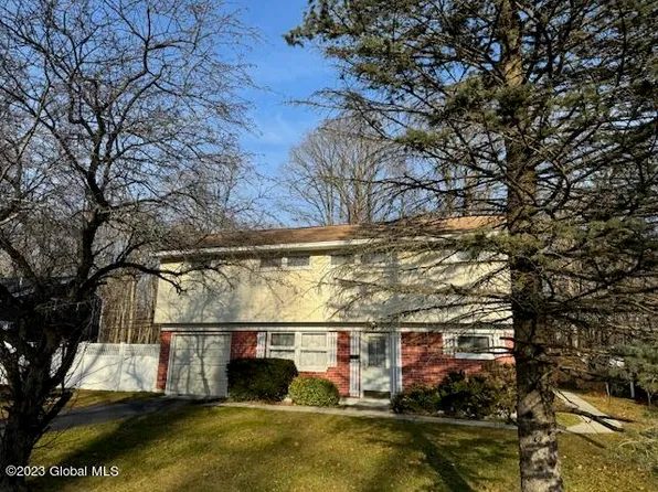 47 Bridle Path, Albany, NY 12205