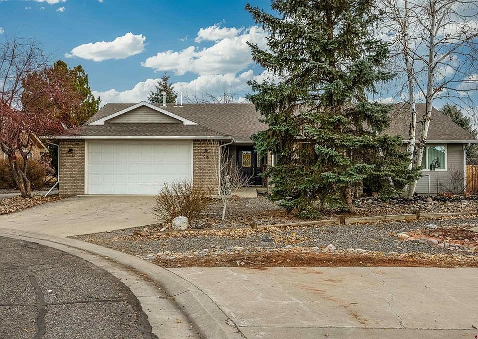 1st image of 916 Heather Lane