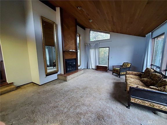 2nd image of 4738 NE 204th St