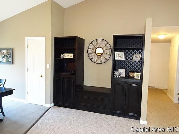 5th image of 231 Foxx Manor Dr