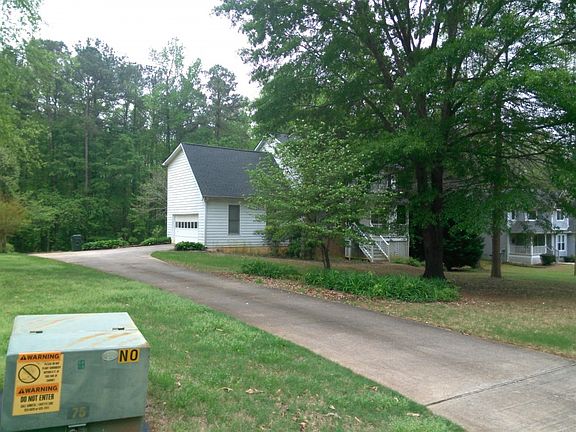 3rd image of 98 Wakefield Dr