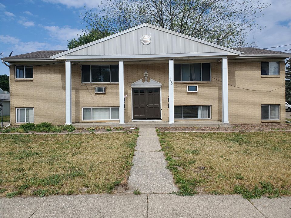 1st image of 3027 Taft Ave SW