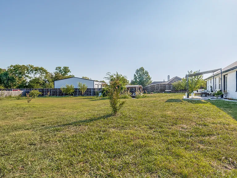 1010 Oakbrook Dr — Photo 15