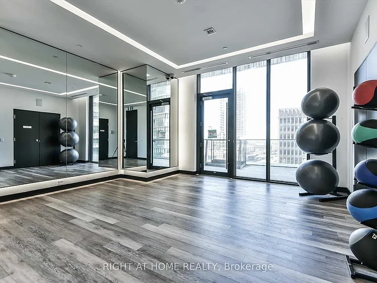 8 Eglinton Ave E #5001 — Photo 17