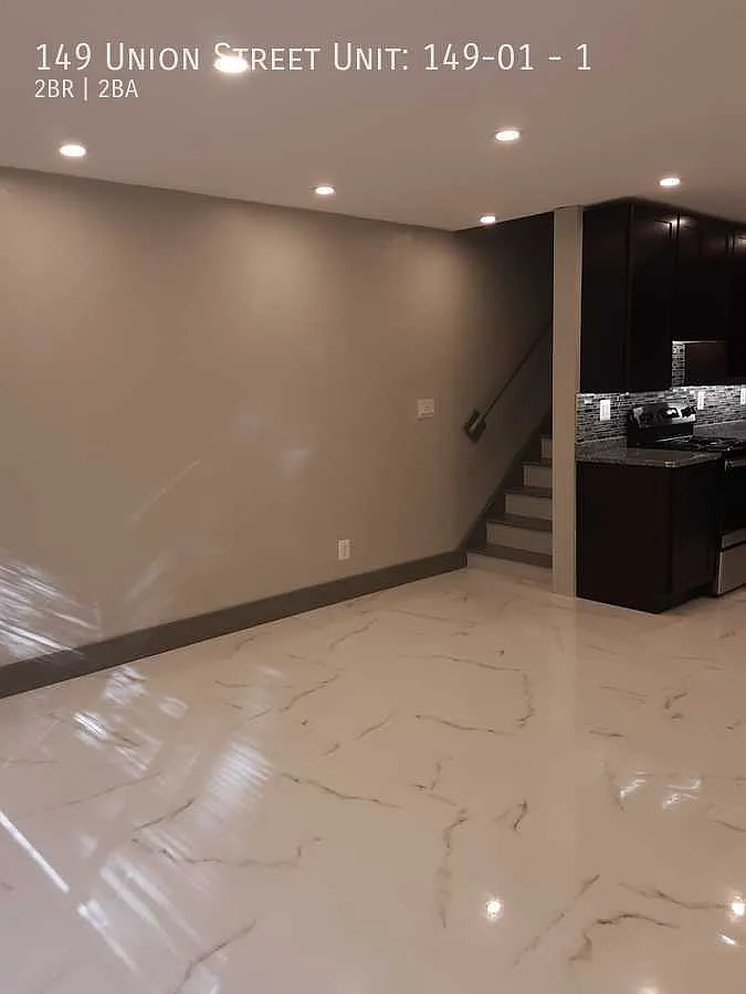 Huge Apartment In Bristol — Photo 3