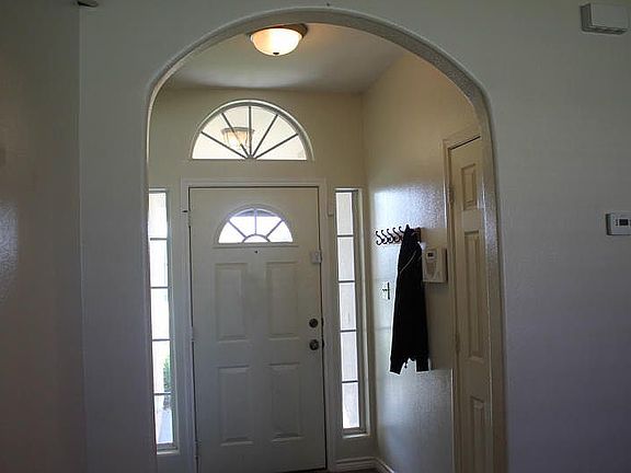 4th image of 2305 Kazmir Dr