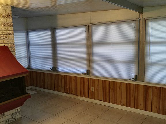 5th image of 10800 Queens Rd