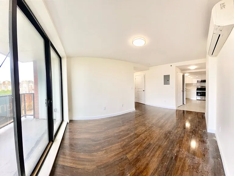 1705 E 17th St #212 — Photo 3