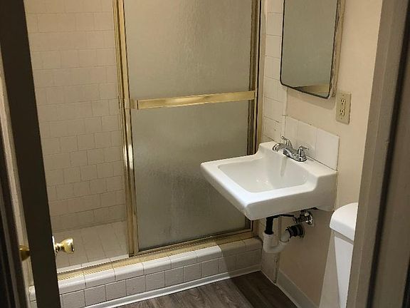 5th image of 216 S Grand Ave #4