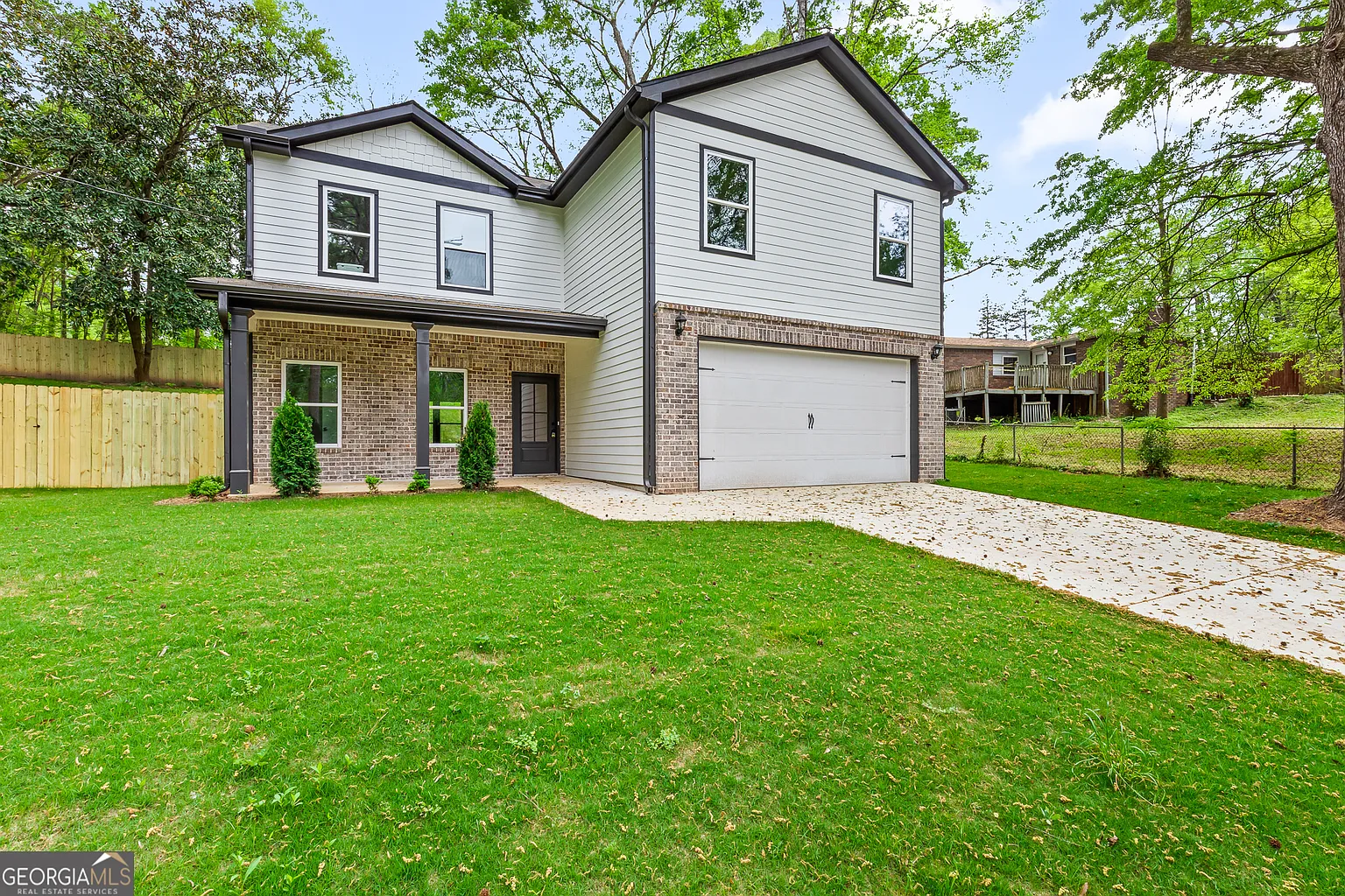 1031 Lakeshore Dr photo 1