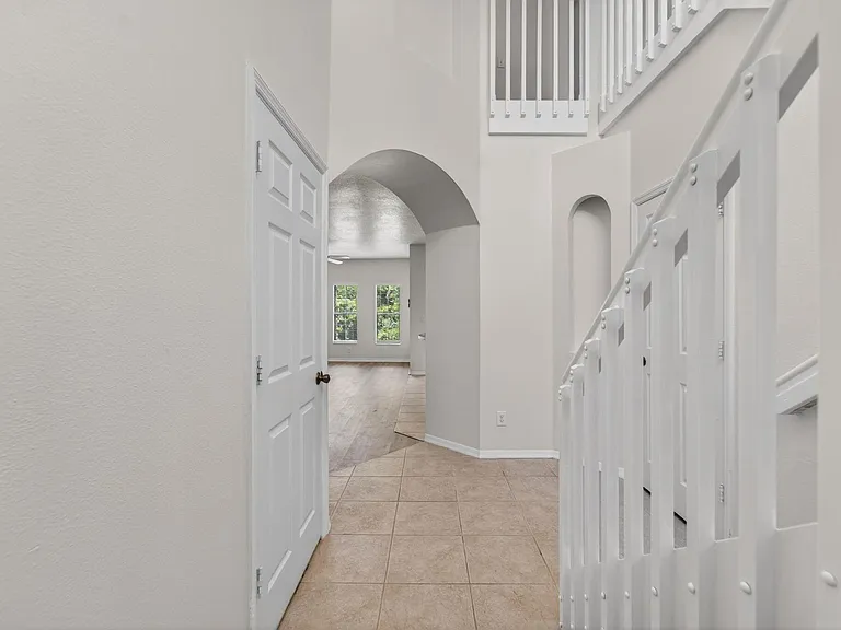 30132 Mossbank Dr — Photo 5