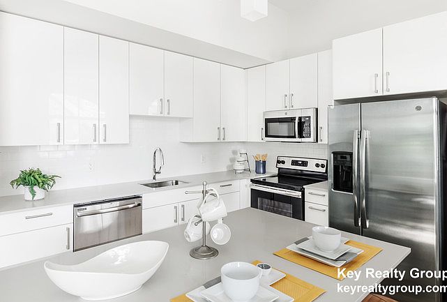 2nd image of 384 Washington St #1523C-2
