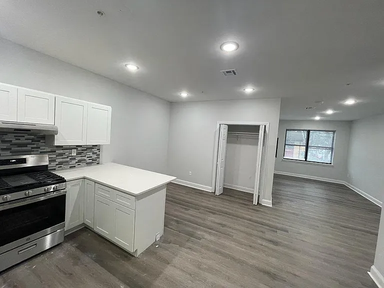 60 Carroll St — Photo 13