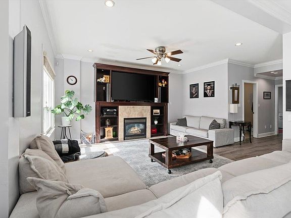 5th image of 11288 87a Ave