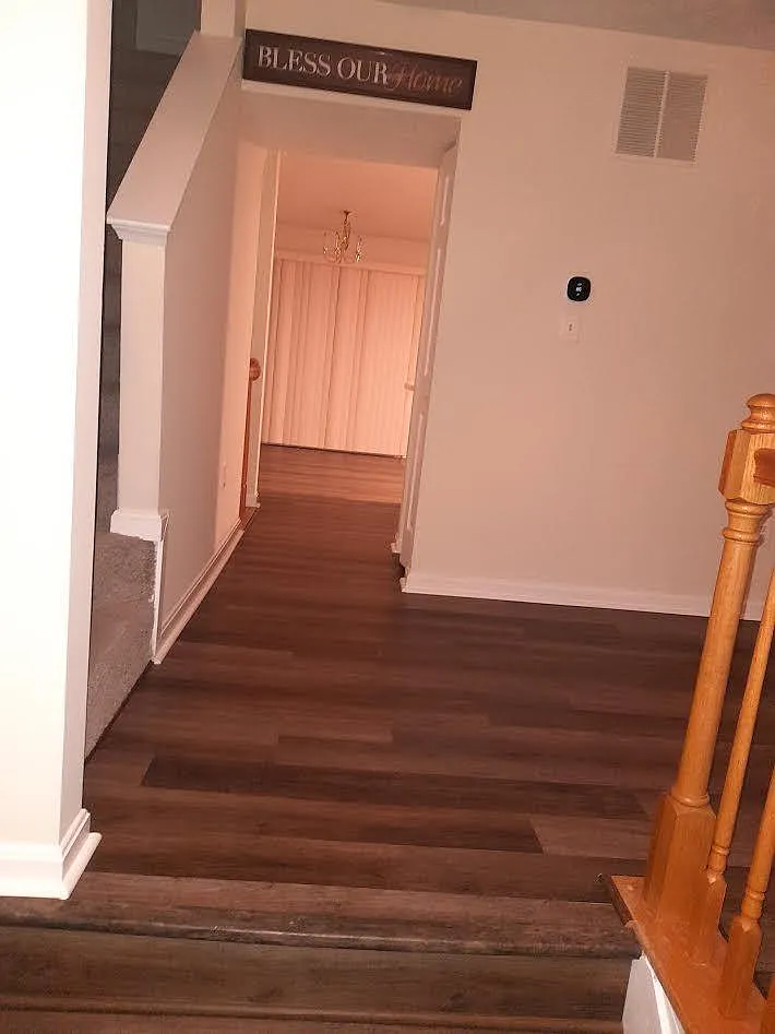3 bed, 2.5 bath, 13100 sqft, $2,350 — Photo 1
