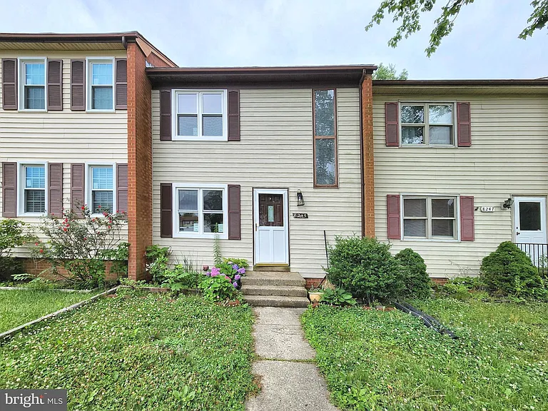 8245 Wycliffe Ct — Photo 1