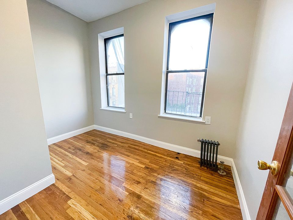 1st image of 620 E 11th St APT 22