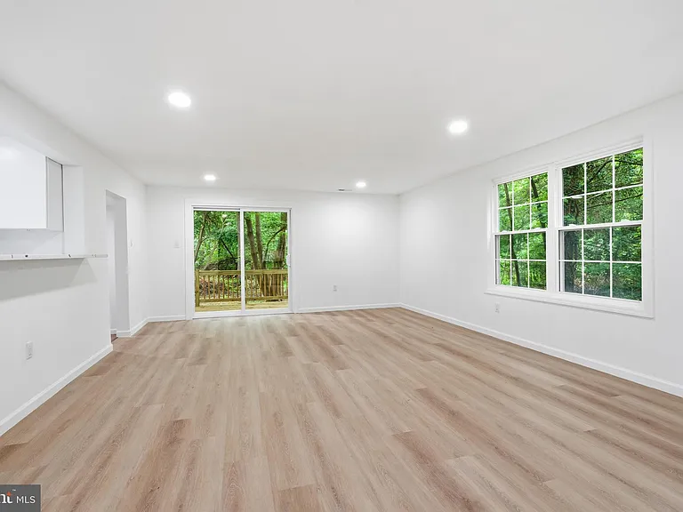 227 W Ferry Rd — Photo 19