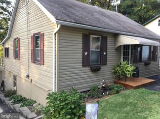 160 W Lake Dr, Pine Grove, PA 17963