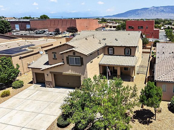 3rd image of 1704 Roble Dr SE