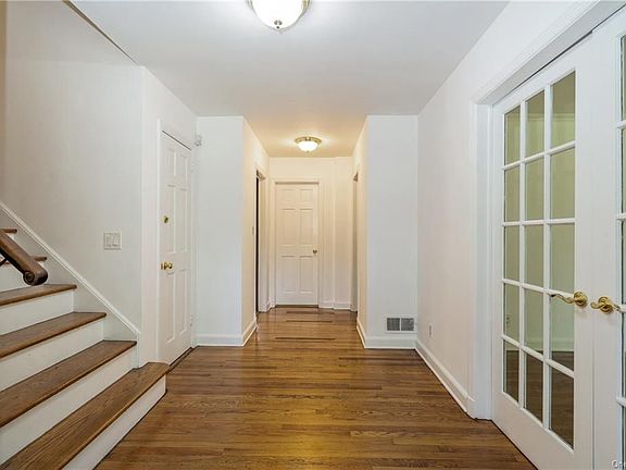 240 Union Ave Harrison, NY 10528 08 OF 24.JPG
