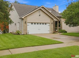 5310 Madalyn Rd, Lincoln, NE 68516