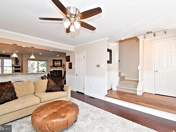 5th image of 1903 Red Maple Grv