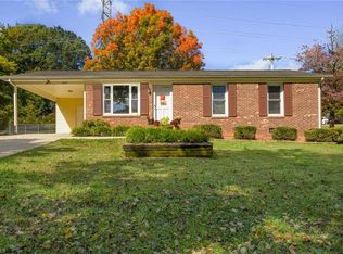 3995 Humming Bird Dr, Winston Salem, NC 27107