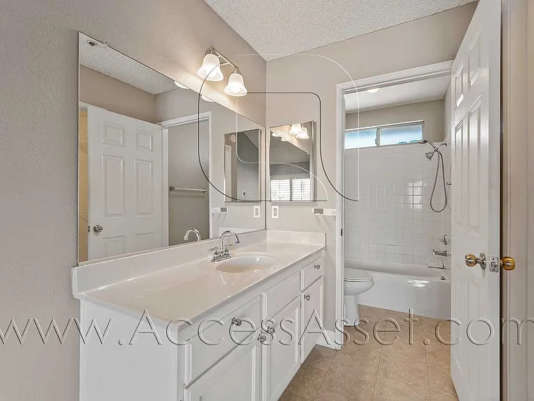 4109 Carol Dr #H — Photo 11