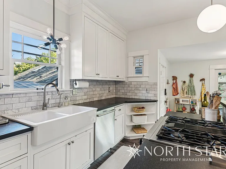 2224 NE 46th Ave — Photo 17