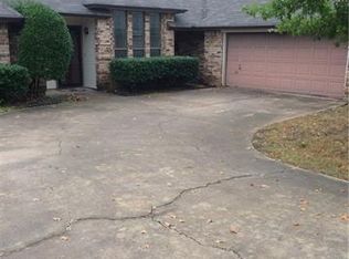 7725 Red Oak St, North Richland Hills, TX 76182