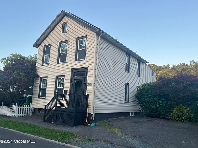 3rd image of 646 6th Avenue
