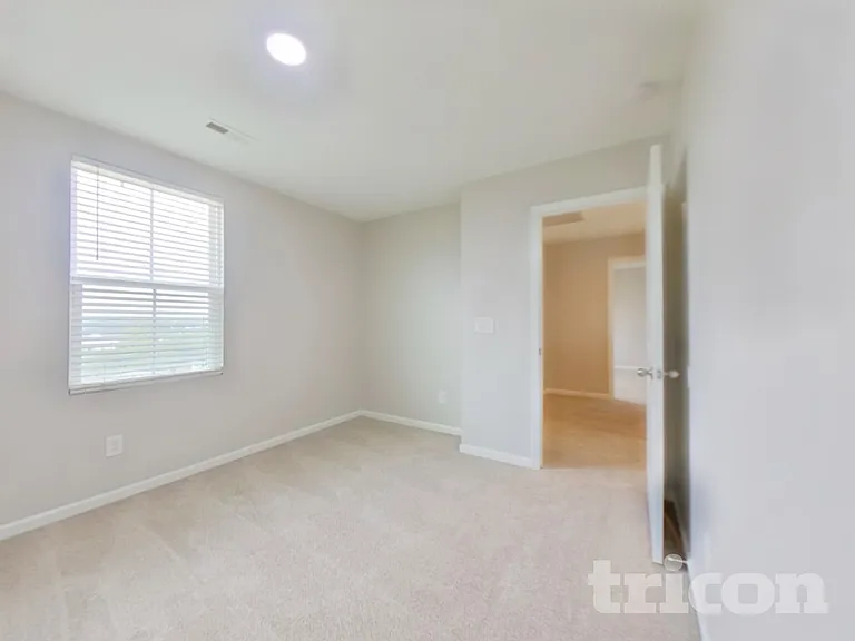 656 McCormick Ln — Photo 11