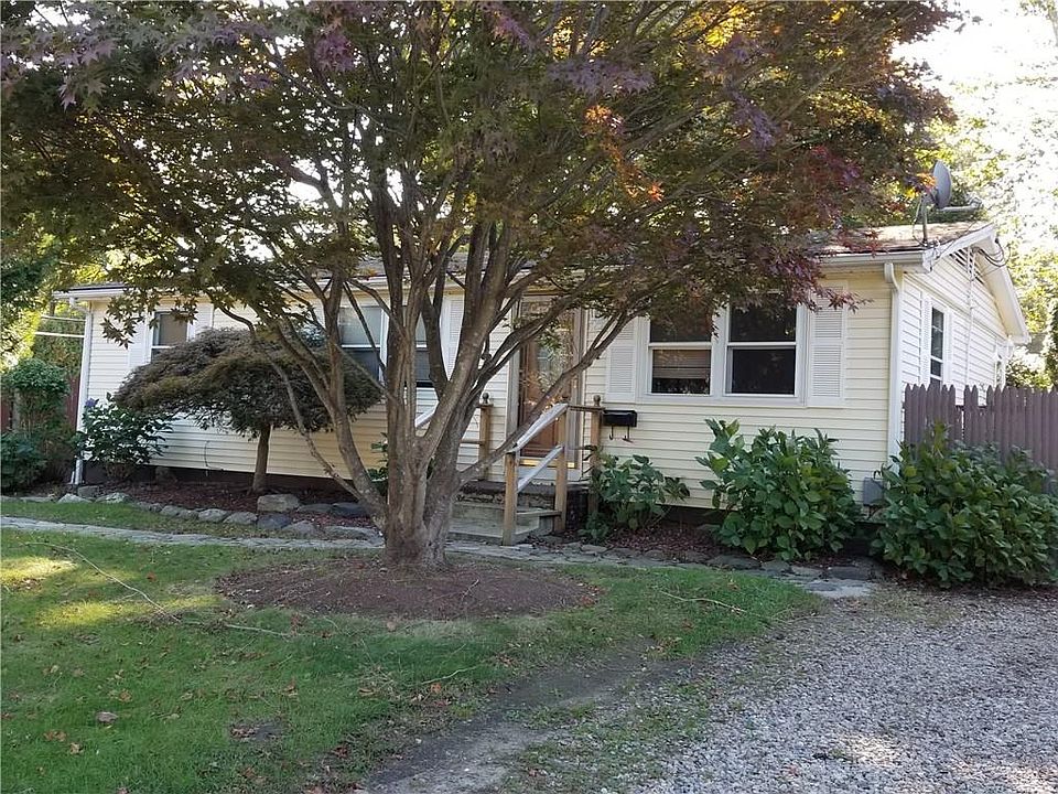 2nd image of 4 Lindley Ave