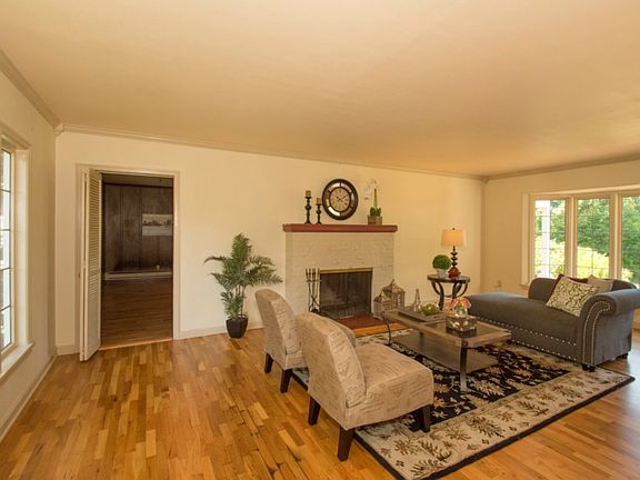 3rd image of 11406 Gravelly Lake Dr SW