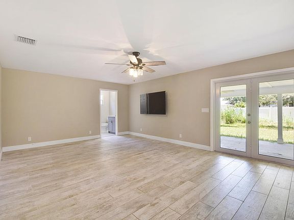 5th image of 2050 SW Americana St