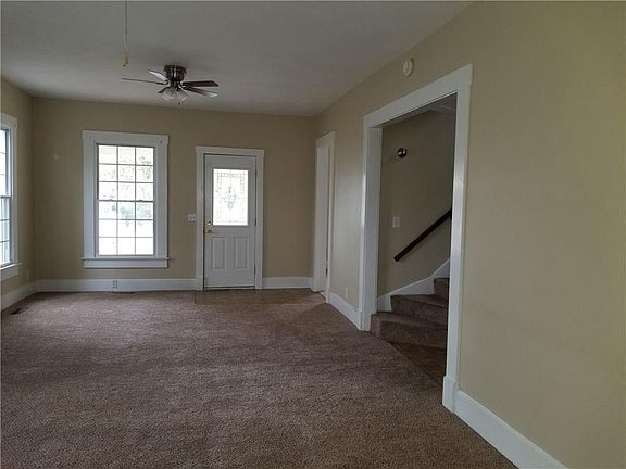 4th image of 403 E Washington St