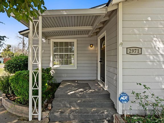 5th image of 2971 Chestnut Ave