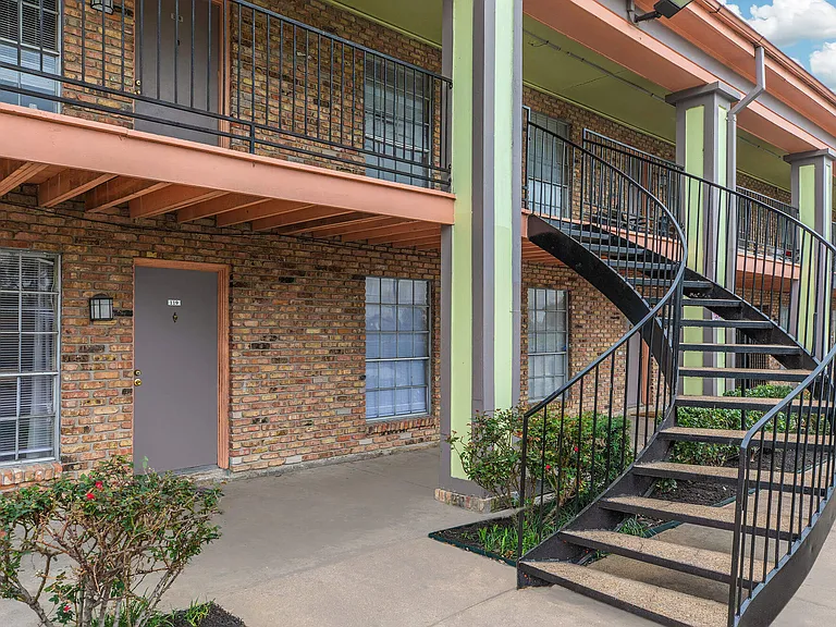 Southern Oaks Apartments — Photo 7