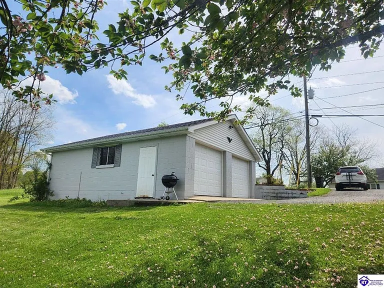 1231 Crume Rd — Photo 3