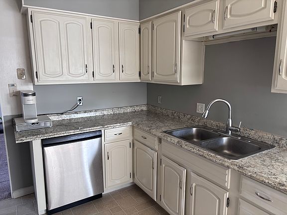 4th image of 918 14th Ave