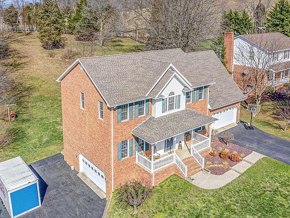 5th image of 433 Tinker Mountain Dr
