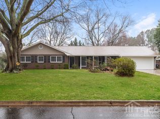 490 Rocky Creek Dr, Roswell, GA 30075