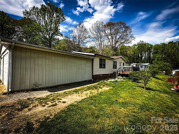 4th image of 6 Lake Eden Cir