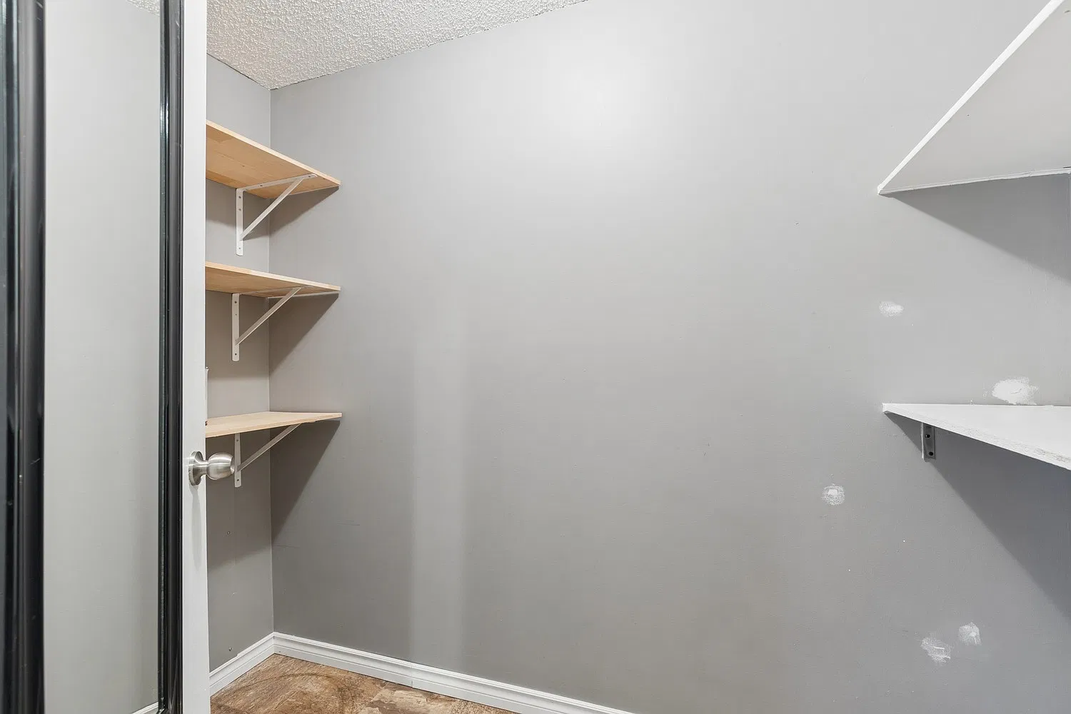 Tara Condominiums — Photo 4